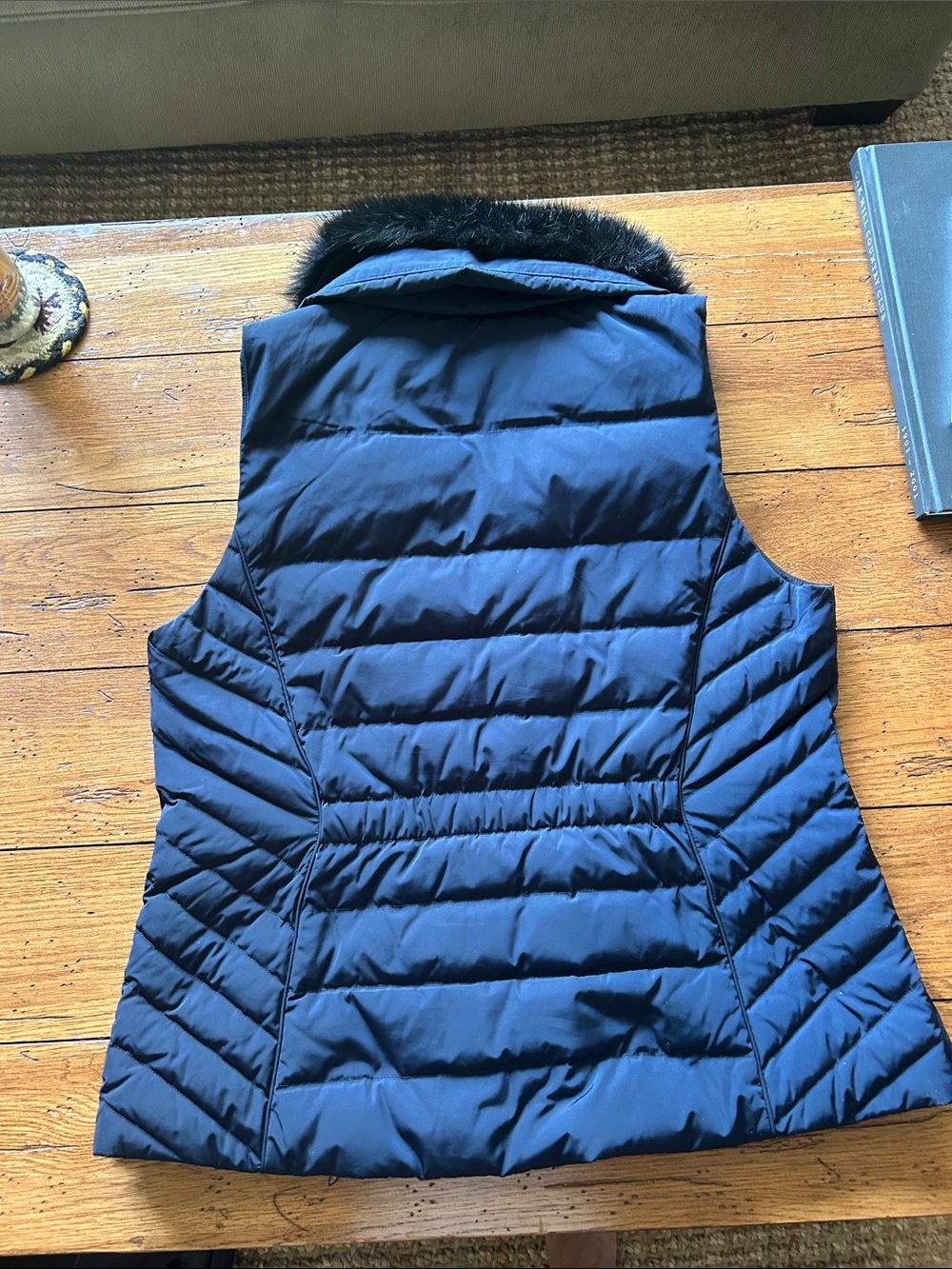 Talbots Navy Down Vest Size Large - Picture 3 of 3